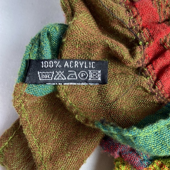 Double sided seersuckers acrylic scarf with gathers - Picture 12 of 12